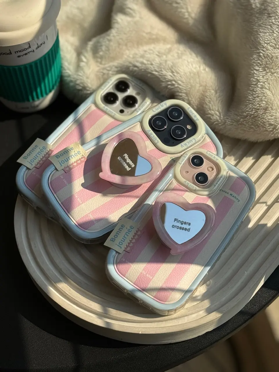 642efd قاب Victoria's Secret با پاپ سوکت قلبی آینه ای (کدC1602) - تصویر 1