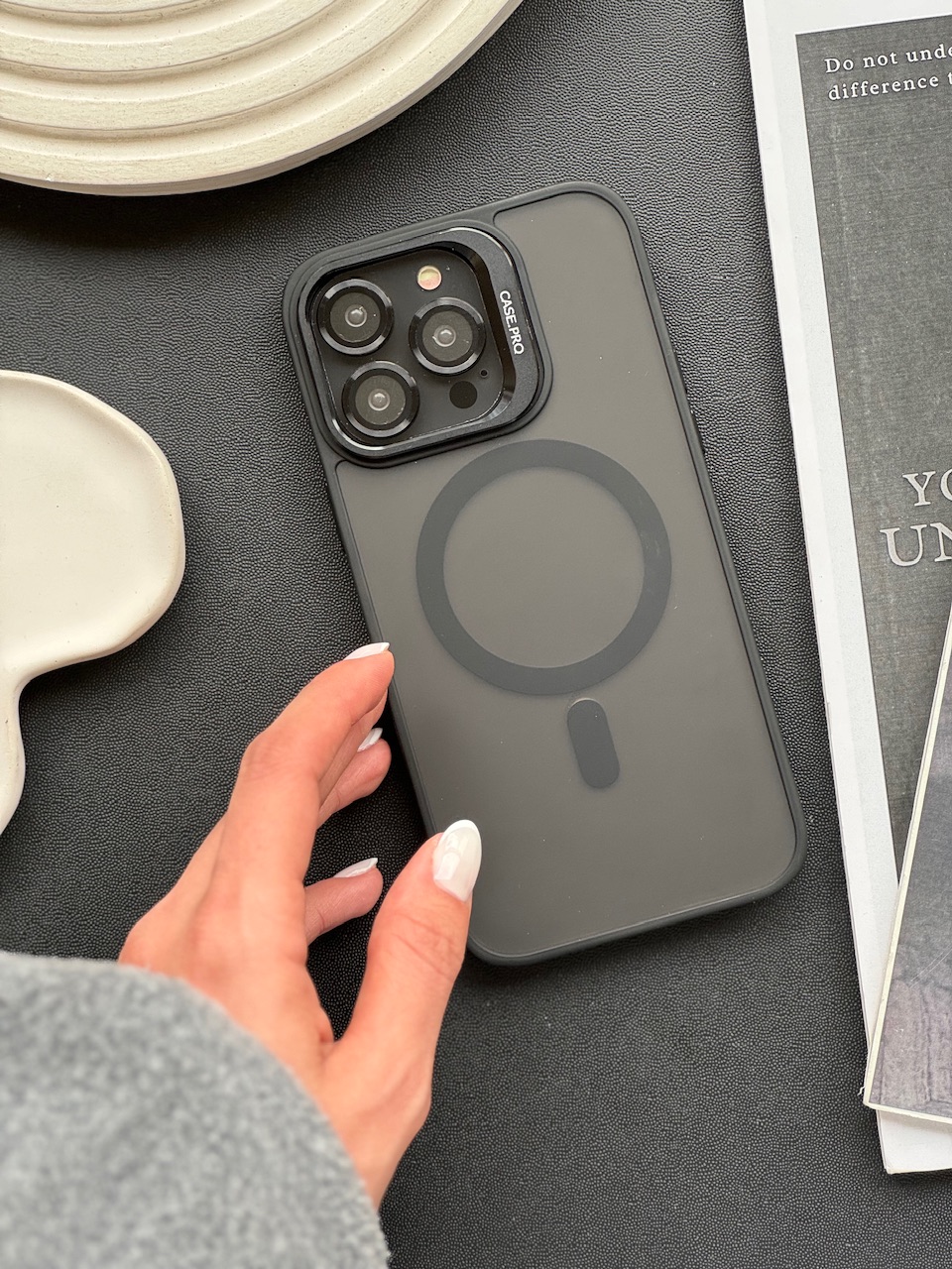 قاب Matte CasePro Lens with MagSafe استند شو با لنز رینگی (کدC1608)