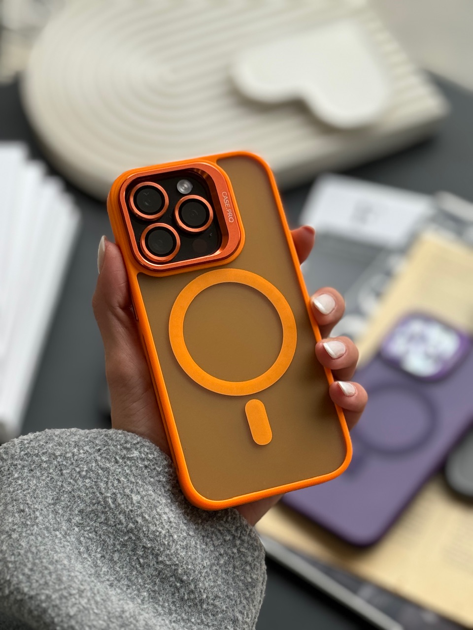 قاب Matte CasePro Lens with MagSafe استند شو با لنز رینگی (کدC1608)