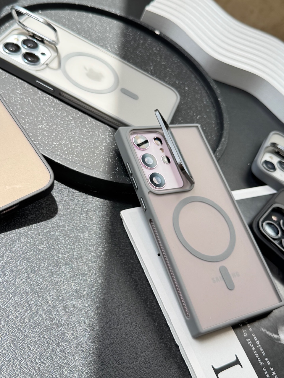 قاب Matte CasePro Lens with MagSafe استند شو با لنز رینگی (کدC1608)