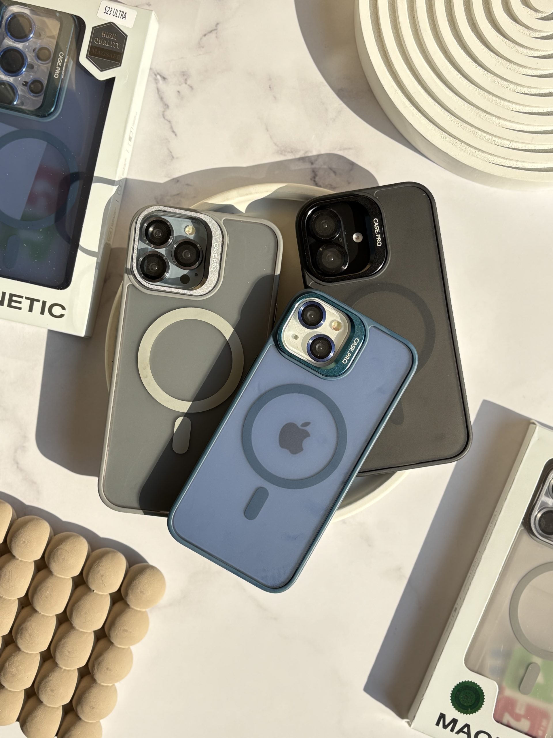 قاب Matte CasePro Lens with MagSafe استند شو با لنز رینگی (کدC1608)